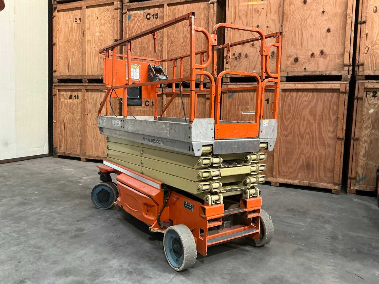 2004 JLG 2646ES SCISSOR LIFT - 고가작업 플랫폼 : 사진 1 2004 JLG 2646ES SCISSOR LIFT - 고가작업 플랫폼 : 사진 1
