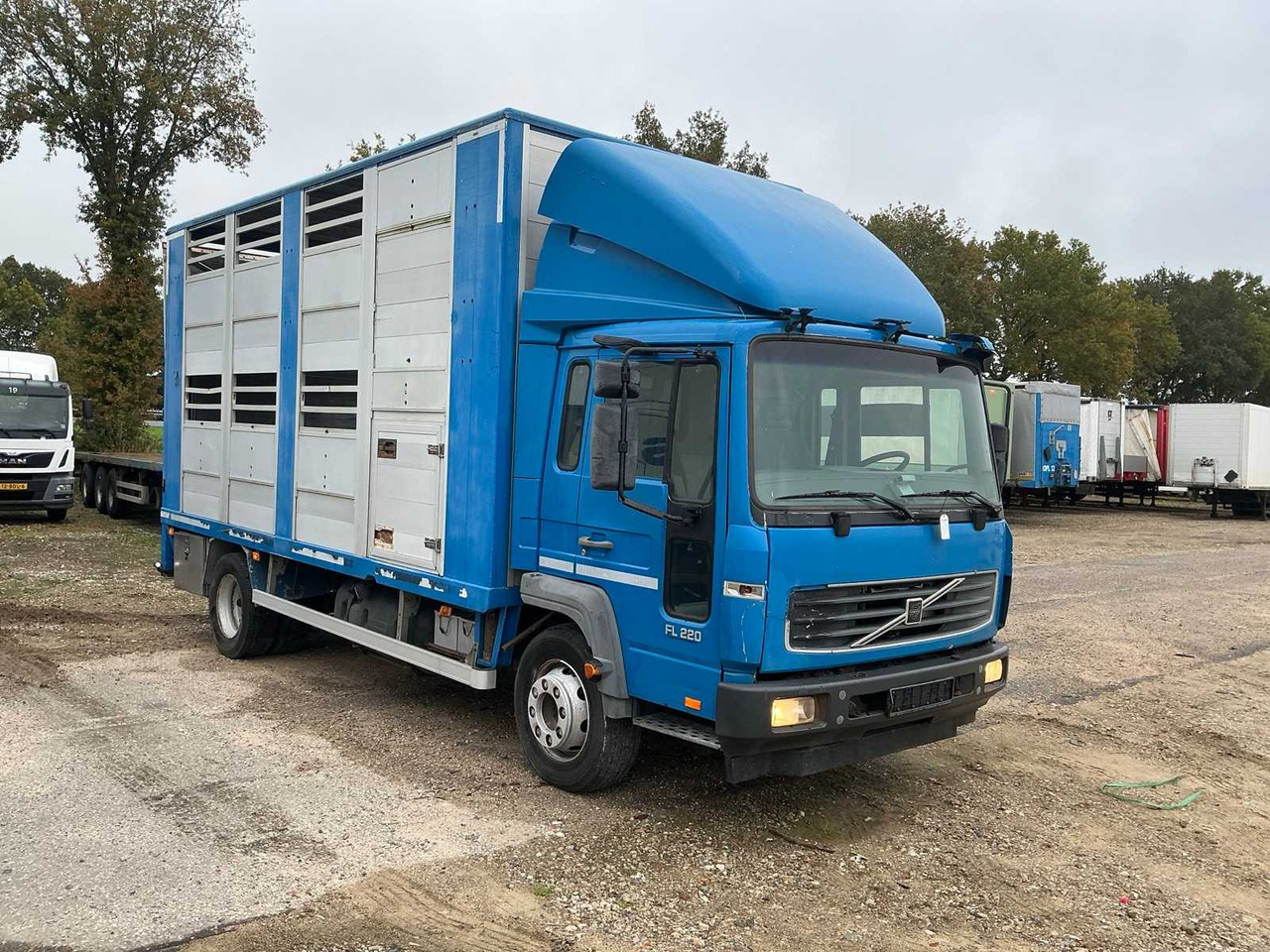 2004 VOLVO FL6L 4X2R LIVESTOCK TRUCK - 트럭 : 사진 3 2004 VOLVO FL6L 4X2R LIVESTOCK TRUCK - 트럭 : 사진 3