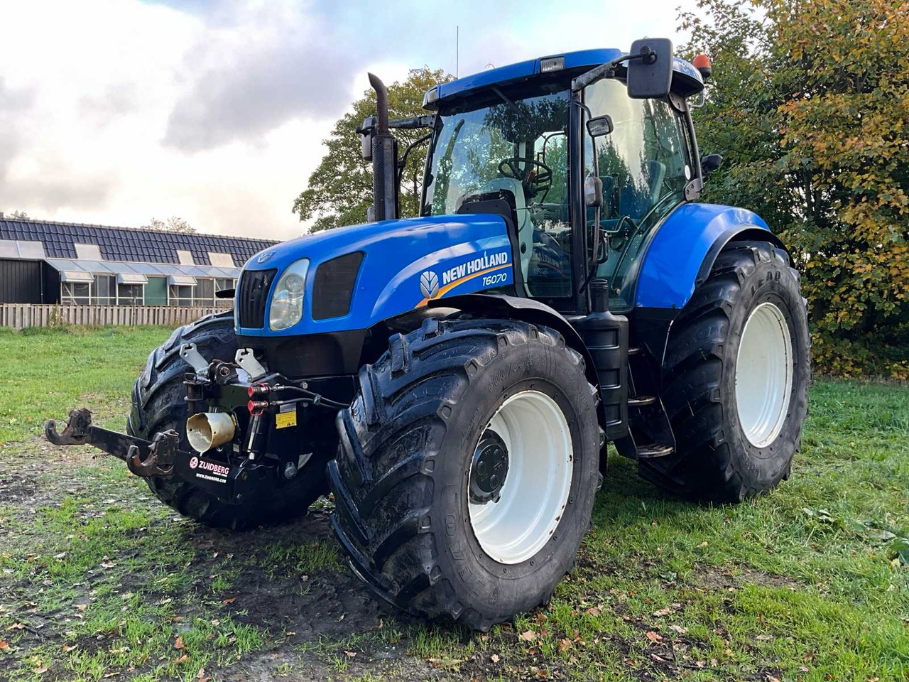 2008 NEW HOLLAND T6070 FOUR WHEEL DRIVE FARM TRACTOR - 장궤형 트랙터 : 사진 2 2008 NEW HOLLAND T6070 FOUR WHEEL DRIVE FARM TRACTOR - 장궤형 트랙터 : 사진 2