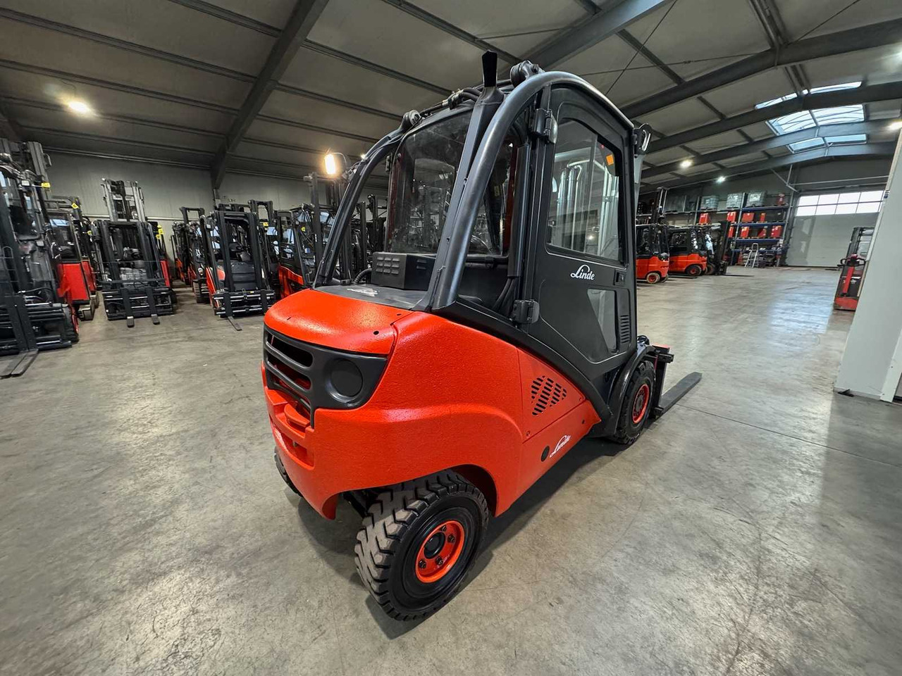 지게차 2010 LINDE H30D-01 3.000KG 3.+4. VALVE FORK ADJUSTER TRIPLEX DIESEL FORKLIFT FORKLIFT 10,482 HOURS. : 사진 10 지게차 2010 LINDE H30D-01 3.000KG 3.+4. VALVE FORK ADJUSTER TRIPLEX DIESEL FORKLIFT FORKLIFT 10,482 HOURS. : 사진 10