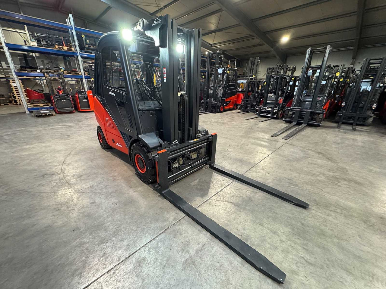 지게차 2010 LINDE H30D-01 3.000KG 3.+4. VALVE FORK ADJUSTER TRIPLEX DIESEL FORKLIFT FORKLIFT 10,482 HOURS. : 사진 8 지게차 2010 LINDE H30D-01 3.000KG 3.+4. VALVE FORK ADJUSTER TRIPLEX DIESEL FORKLIFT FORKLIFT 10,482 HOURS. : 사진 8