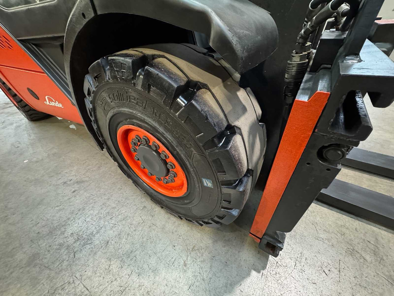 지게차 2010 LINDE H30D-01 3.000KG 3.+4. VALVE FORK ADJUSTER TRIPLEX DIESEL FORKLIFT FORKLIFT 10,482 HOURS. : 사진 12 지게차 2010 LINDE H30D-01 3.000KG 3.+4. VALVE FORK ADJUSTER TRIPLEX DIESEL FORKLIFT FORKLIFT 10,482 HOURS. : 사진 12