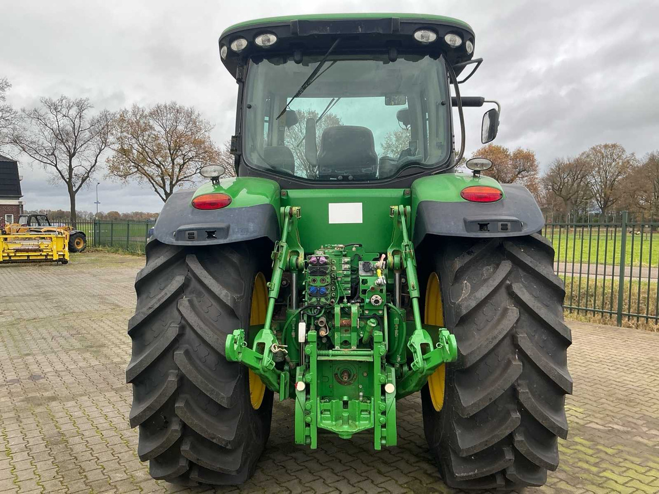 2012 JOHN DEERE 7230 R ALL-WHEEL DRIVE FARM TRACTOR - 장궤형 트랙터 : 사진 4 2012 JOHN DEERE 7230 R ALL-WHEEL DRIVE FARM TRACTOR - 장궤형 트랙터 : 사진 4