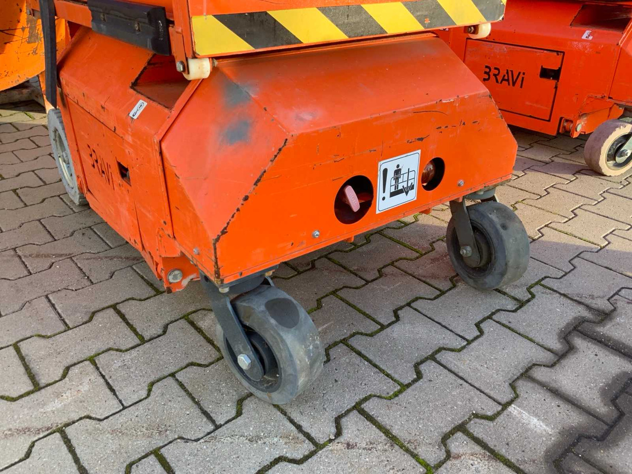 2014 BRAVIISOL LEONARDO LUI MINI HD AERIAL PLATFORM / PASSENGER LIFT - 고가작업 플랫폼 : 사진 4 2014 BRAVIISOL LEONARDO LUI MINI HD AERIAL PLATFORM / PASSENGER LIFT - 고가작업 플랫폼 : 사진 4