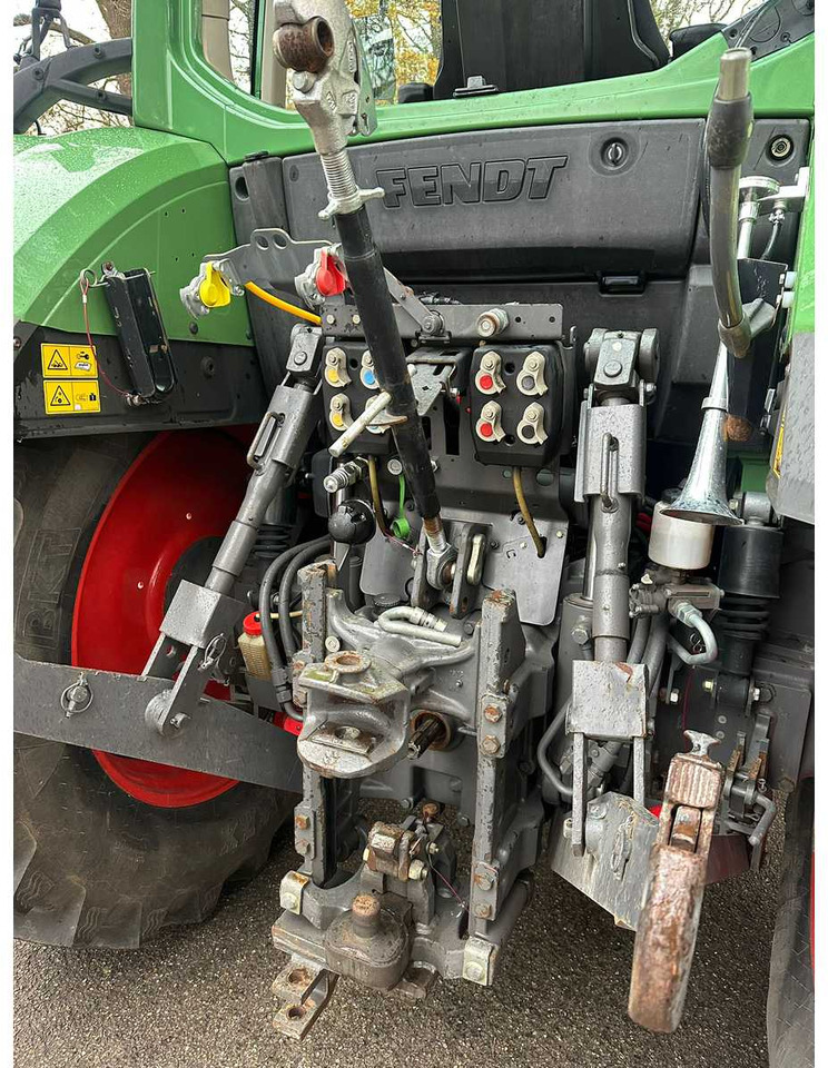 2015 FENDT 312 VARIO S4 ALL-WHEEL DRIVE FARM TRACTOR - 장궤형 트랙터 : 사진 3 2015 FENDT 312 VARIO S4 ALL-WHEEL DRIVE FARM TRACTOR - 장궤형 트랙터 : 사진 3