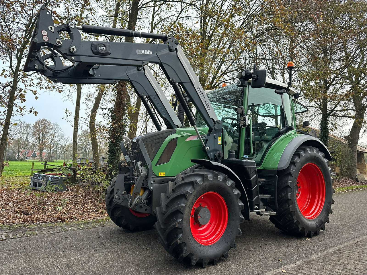 2015 FENDT 312 VARIO S4 ALL-WHEEL DRIVE FARM TRACTOR - 장궤형 트랙터 : 사진 1 2015 FENDT 312 VARIO S4 ALL-WHEEL DRIVE FARM TRACTOR - 장궤형 트랙터 : 사진 1