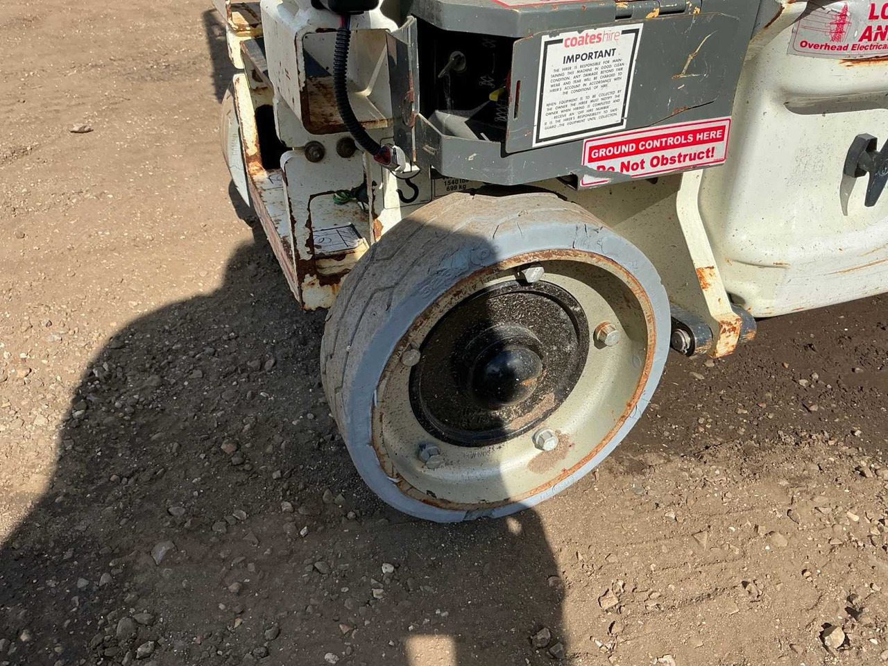 고가작업 플랫폼 2015 JLG 1930ES SCISSOR LIFT : 사진 11 고가작업 플랫폼 2015 JLG 1930ES SCISSOR LIFT : 사진 11