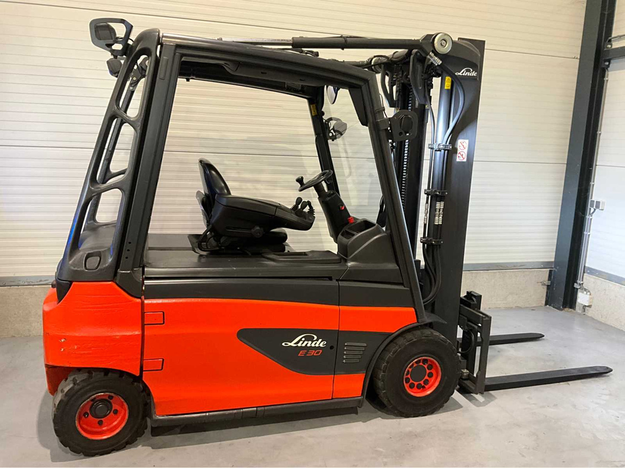 2017 LINDE E30L-01 3000KG FORKLIFT - 지게차 : 사진 5 2017 LINDE E30L-01 3000KG FORKLIFT - 지게차 : 사진 5