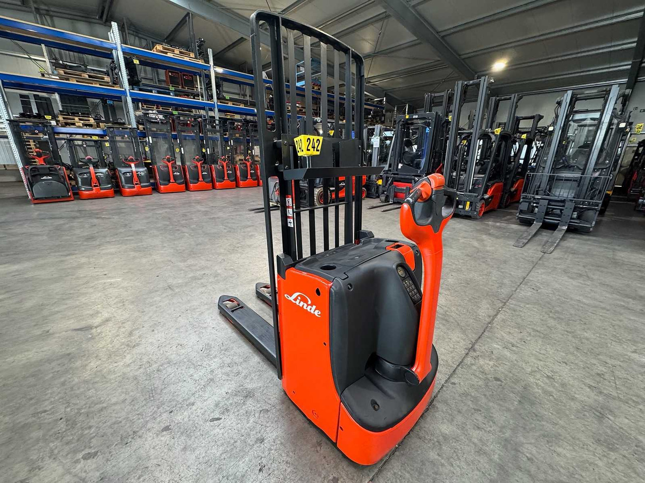 2017 LINDE T16L PALLET TRUCK ANT STACKER INITIAL STROKE 1,677 HOURS - 지게차 : 사진 5 2017 LINDE T16L PALLET TRUCK ANT STACKER INITIAL STROKE 1,677 HOURS - 지게차 : 사진 5