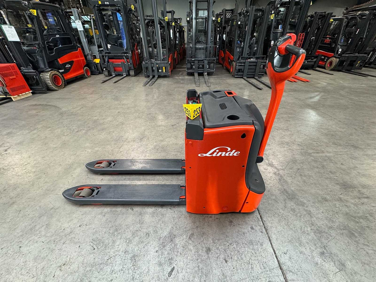 2018 LINDE T16L PALLET TRUCK ANT STACKER INITIAL STROKE 1,480 HOURS - 지게차 : 사진 2 2018 LINDE T16L PALLET TRUCK ANT STACKER INITIAL STROKE 1,480 HOURS - 지게차 : 사진 2