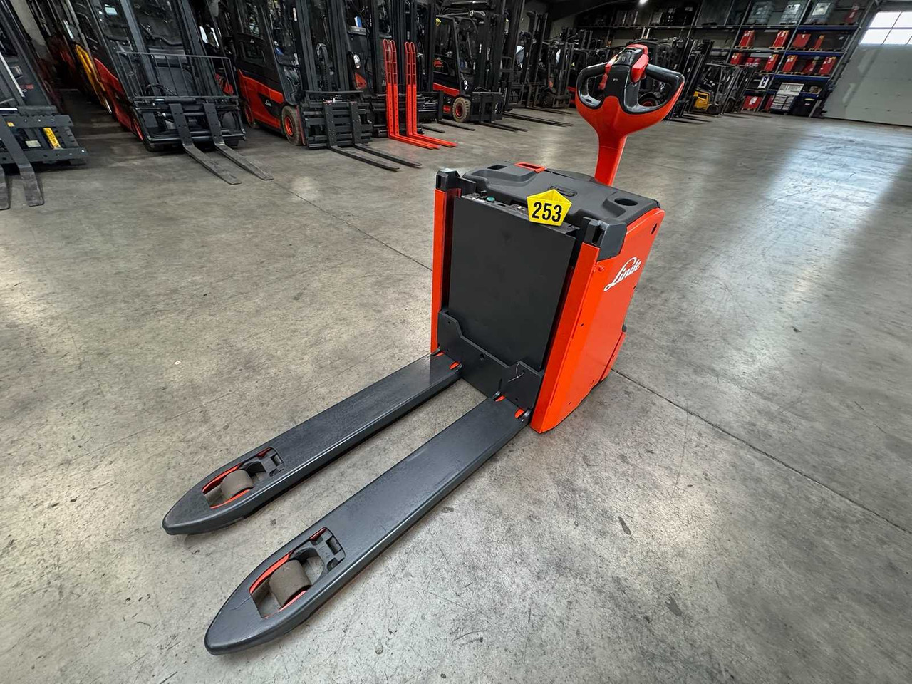 2018 LINDE T16L PALLET TRUCK ANT STACKER INITIAL STROKE 1,480 HOURS - 지게차 : 사진 3 2018 LINDE T16L PALLET TRUCK ANT STACKER INITIAL STROKE 1,480 HOURS - 지게차 : 사진 3