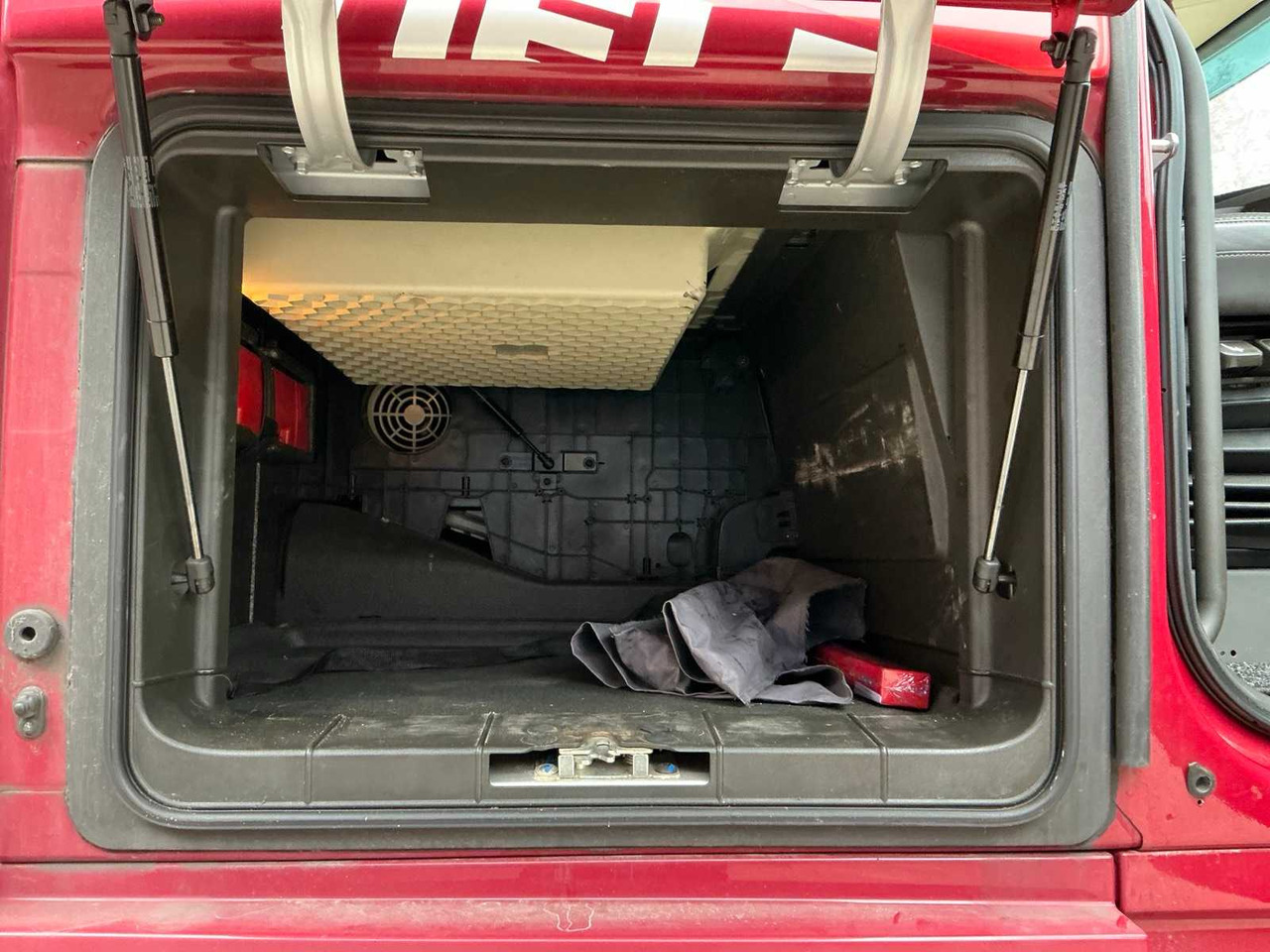 트럭 2018 VOLVO FH SEMI-TRAILER TRACTOR : 사진 19