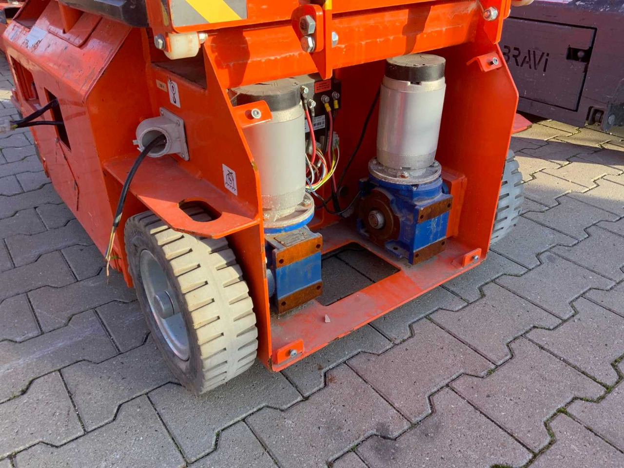 2019 BRAVIISOL LEONARDO LUI MINI HD AERIAL PLATFORM / PASSENGER LIFT - 고가작업 플랫폼 : 사진 4 2019 BRAVIISOL LEONARDO LUI MINI HD AERIAL PLATFORM / PASSENGER LIFT - 고가작업 플랫폼 : 사진 4