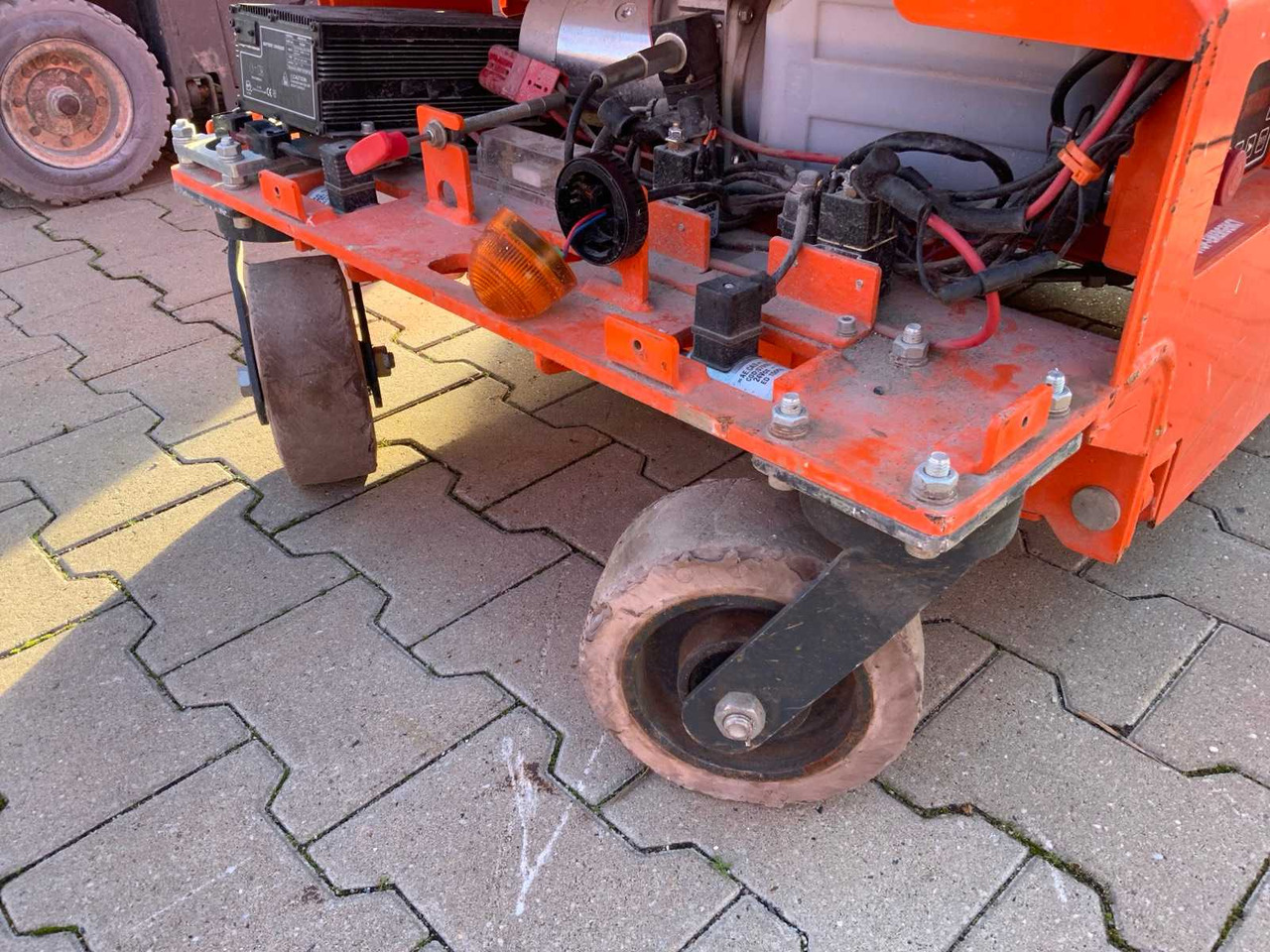 2019 BRAVIISOL LEONARDO LUI MINI HD AERIAL PLATFORM / PASSENGER LIFT - 고가작업 플랫폼 : 사진 5 2019 BRAVIISOL LEONARDO LUI MINI HD AERIAL PLATFORM / PASSENGER LIFT - 고가작업 플랫폼 : 사진 5