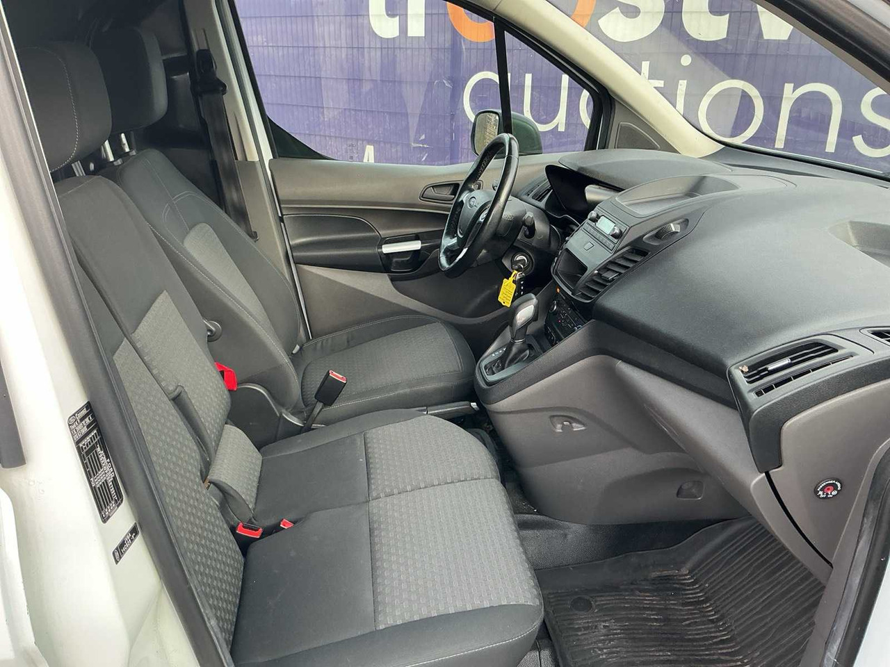 2019 - FORD - TRANSIT CONNECT - 1.5 ECOBLUE L2 TREND - COMMERCIAL VEHICLE - 밴 : 사진 5 2019 - FORD - TRANSIT CONNECT - 1.5 ECOBLUE L2 TREND - COMMERCIAL VEHICLE - 밴 : 사진 5