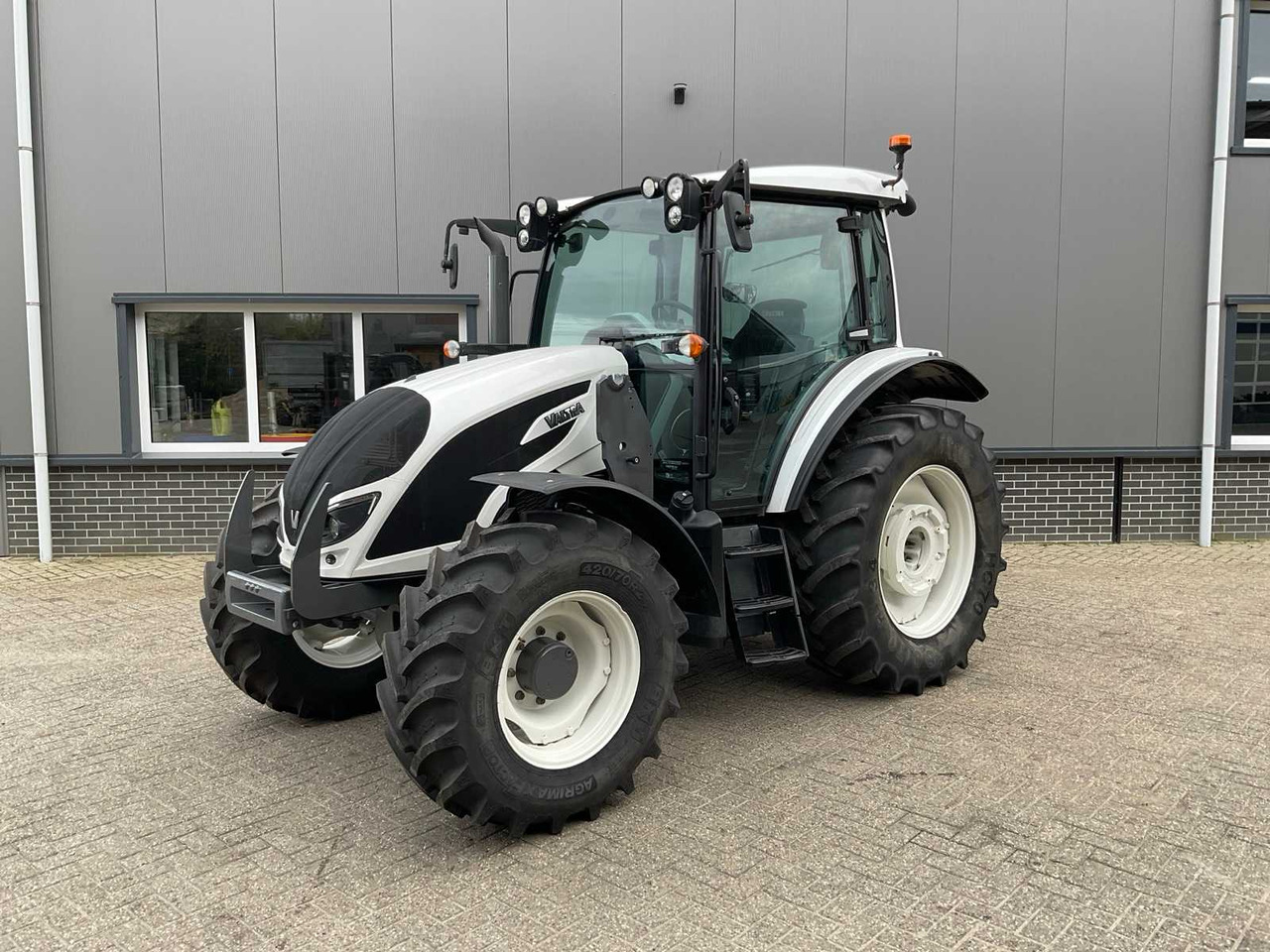 2019 VALTRA A104 HITECH ALL-WHEEL DRIVE FARM TRACTOR - 장궤형 트랙터 : 사진 1 2019 VALTRA A104 HITECH ALL-WHEEL DRIVE FARM TRACTOR - 장궤형 트랙터 : 사진 1