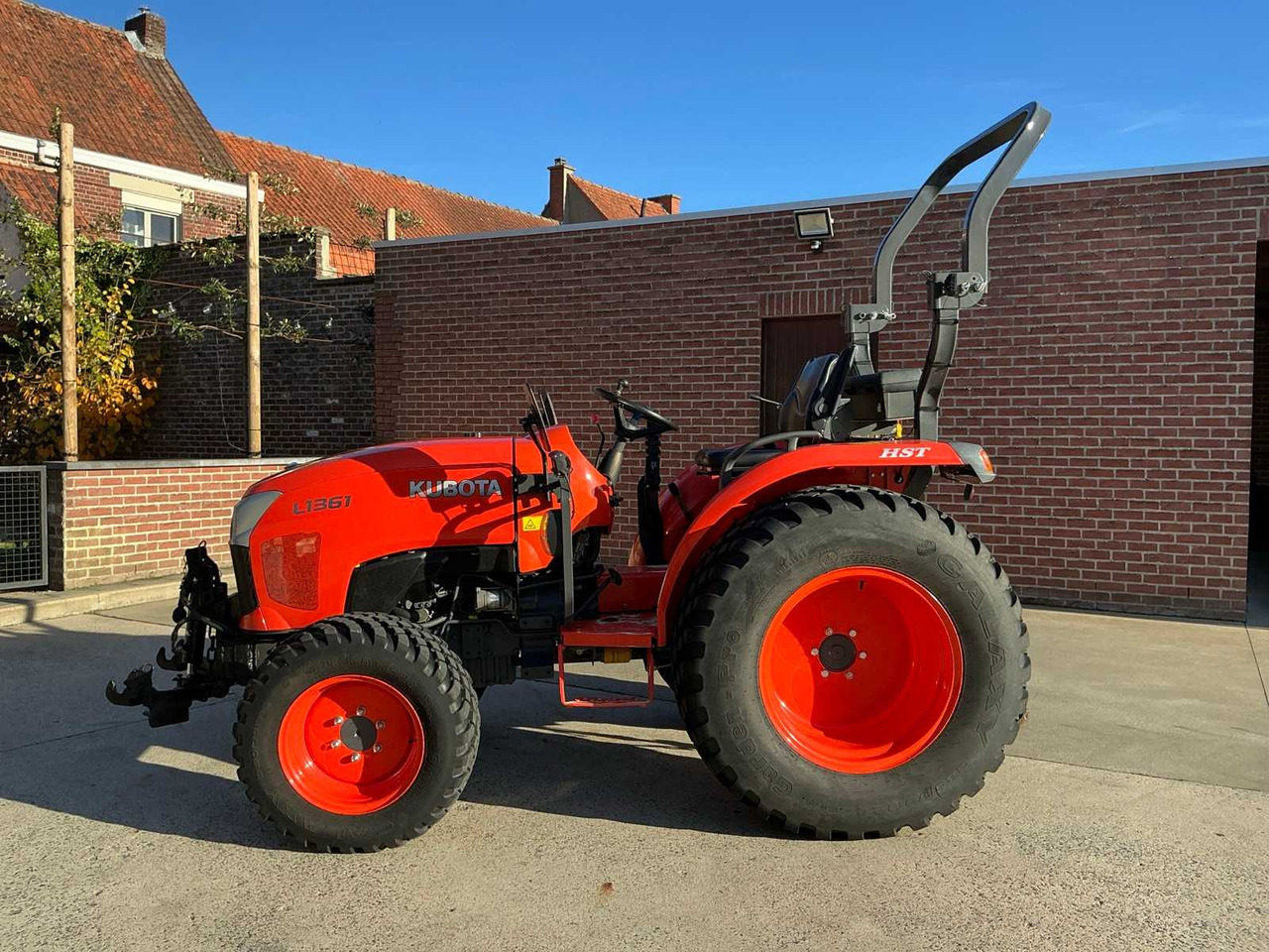 2020 KUBOTA L1361 FOUR WHEEL DRIVE FARM TRACTOR - 장궤형 트랙터 : 사진 2 2020 KUBOTA L1361 FOUR WHEEL DRIVE FARM TRACTOR - 장궤형 트랙터 : 사진 2