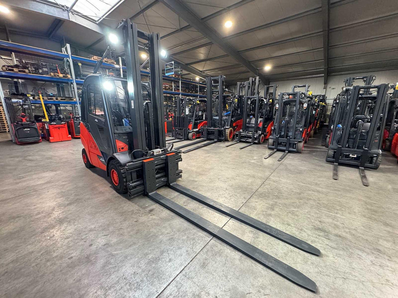 2020 LINDE H35T 3.500KG 3.+4TH VALVE 177CM FORK ADJUSTER TRIPLEX 645CM GAS FORKLIFT FORKLIFT - 지게차 : 사진 3 2020 LINDE H35T 3.500KG 3.+4TH VALVE 177CM FORK ADJUSTER TRIPLEX 645CM GAS FORKLIFT FORKLIFT - 지게차 : 사진 3