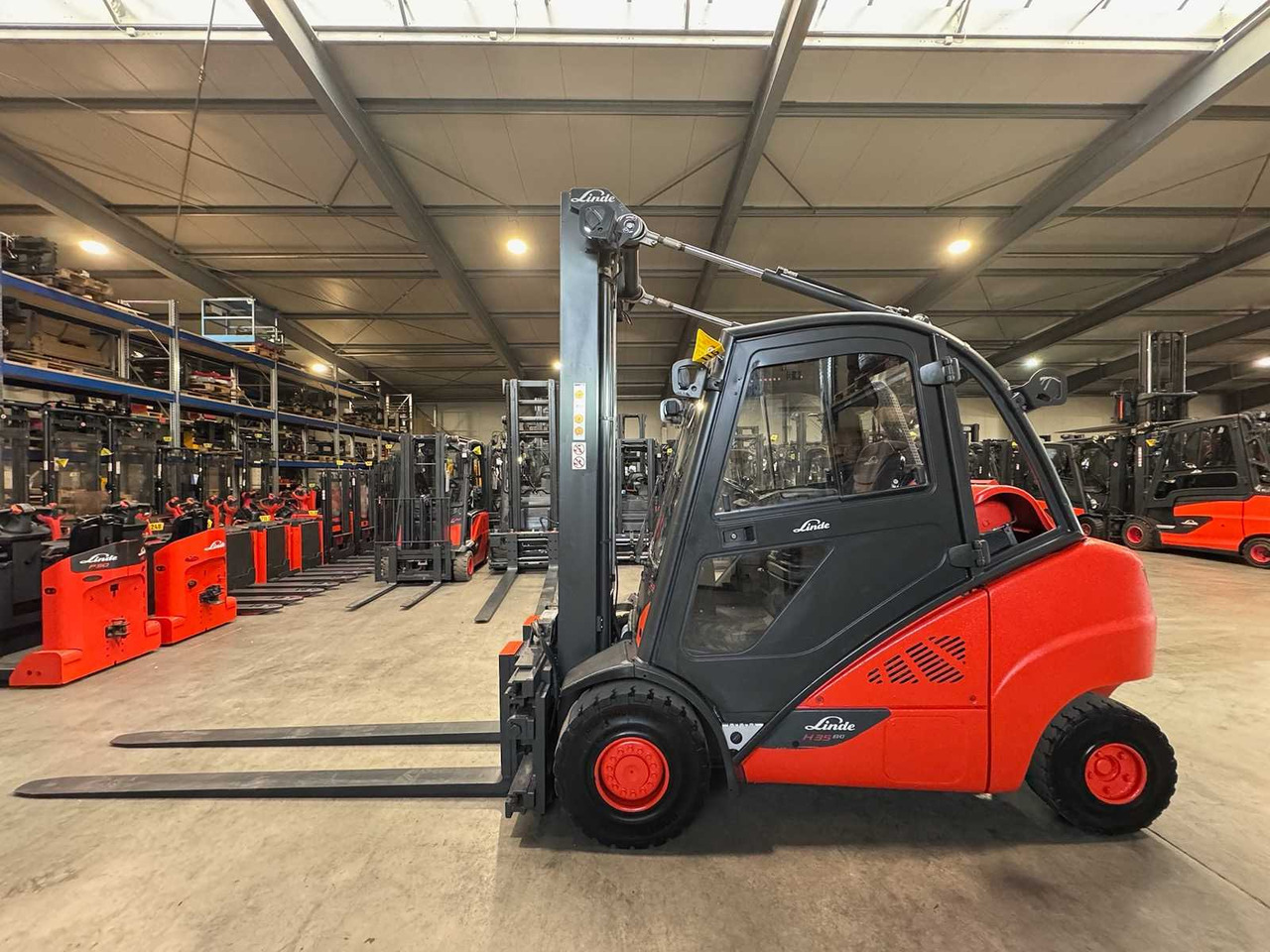 2020 LINDE H35T 3.500KG 3.+4TH VALVE 177CM FORK ADJUSTER TRIPLEX 645CM GAS FORKLIFT FORKLIFT - 지게차 : 사진 4 2020 LINDE H35T 3.500KG 3.+4TH VALVE 177CM FORK ADJUSTER TRIPLEX 645CM GAS FORKLIFT FORKLIFT - 지게차 : 사진 4
