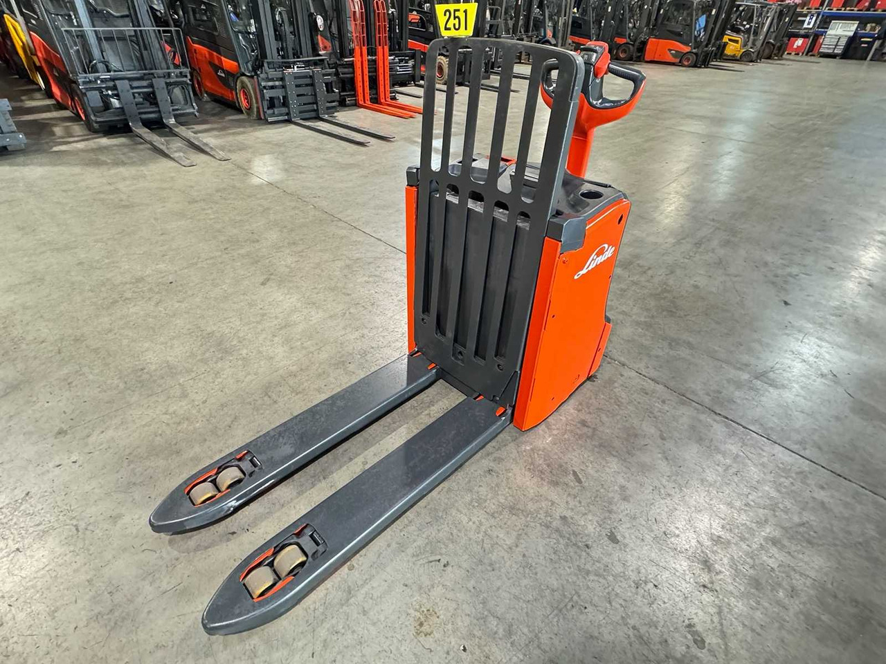 2020 LINDE T16L PALLET TRUCK ANT STACKER INITIAL STROKE 1,423 HOURS - 지게차 : 사진 4 2020 LINDE T16L PALLET TRUCK ANT STACKER INITIAL STROKE 1,423 HOURS - 지게차 : 사진 4