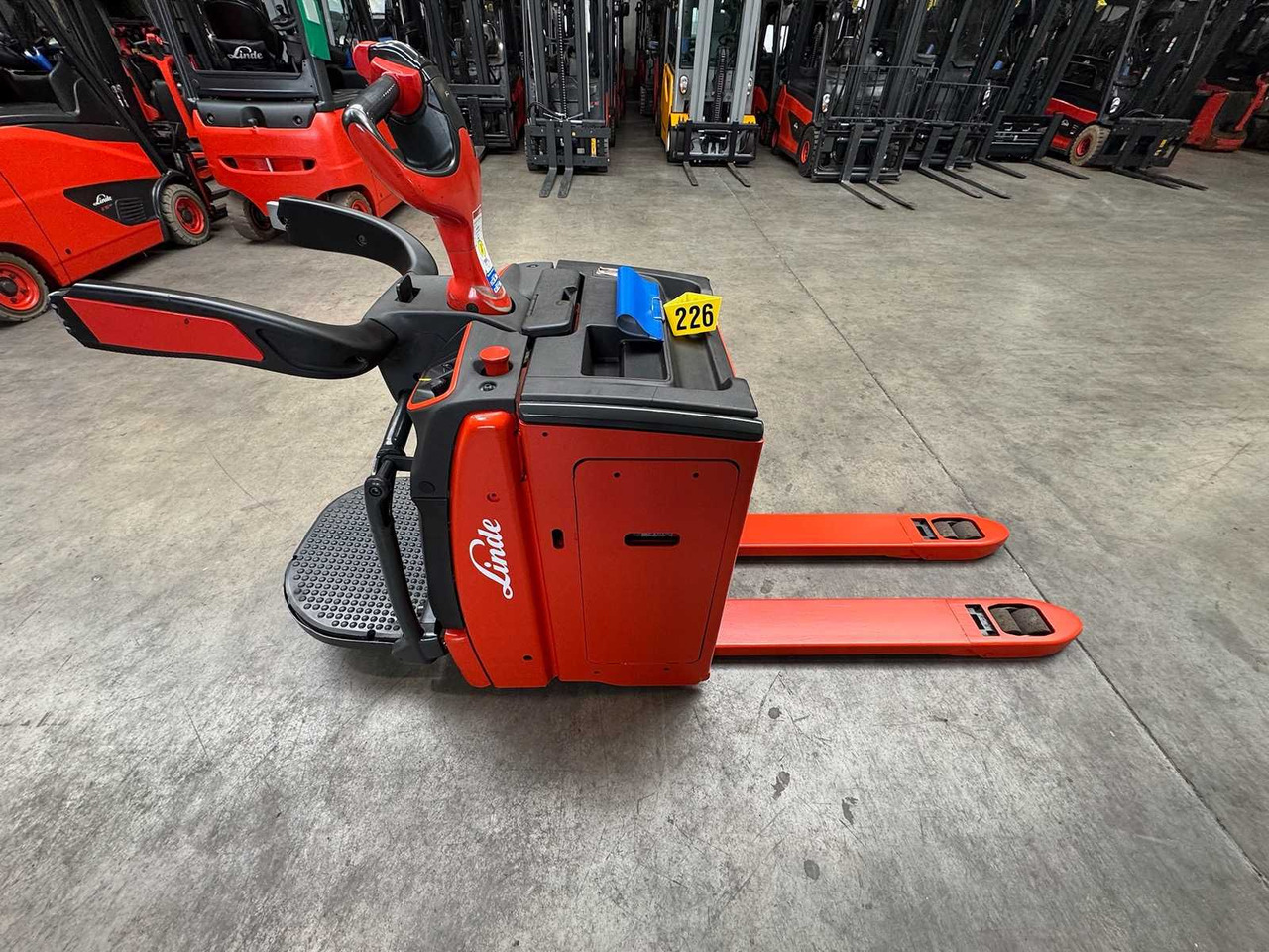 2020 SERVICE + UVV 10/2026 LINDE T20AP 2,000KG PALLET TRUCK ANT STACKER PLATFORM T20 AP 2,536 HOURS - 지게차 : 사진 3 2020 SERVICE + UVV 10/2026 LINDE T20AP 2,000KG PALLET TRUCK ANT STACKER PLATFORM T20 AP 2,536 HOURS - 지게차 : 사진 3