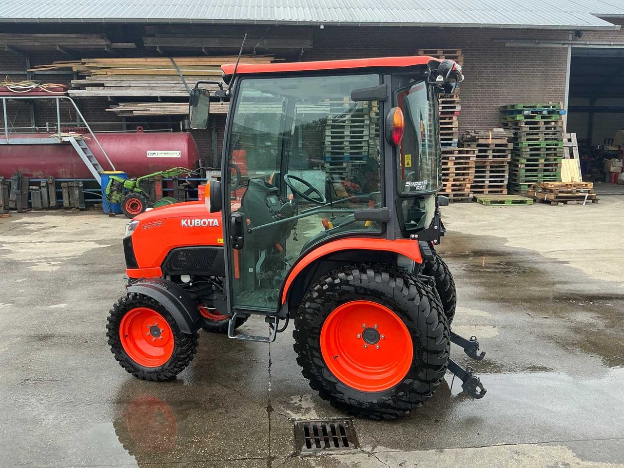 2022 KUBOTA B2261 FOUR WHEEL DRIVE FARM TRACTOR - 장궤형 트랙터 : 사진 2 2022 KUBOTA B2261 FOUR WHEEL DRIVE FARM TRACTOR - 장궤형 트랙터 : 사진 2