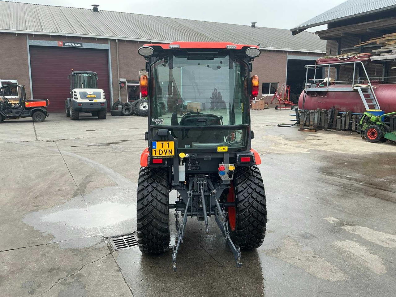 2022 KUBOTA B2261 FOUR WHEEL DRIVE FARM TRACTOR - 장궤형 트랙터 : 사진 3 2022 KUBOTA B2261 FOUR WHEEL DRIVE FARM TRACTOR - 장궤형 트랙터 : 사진 3