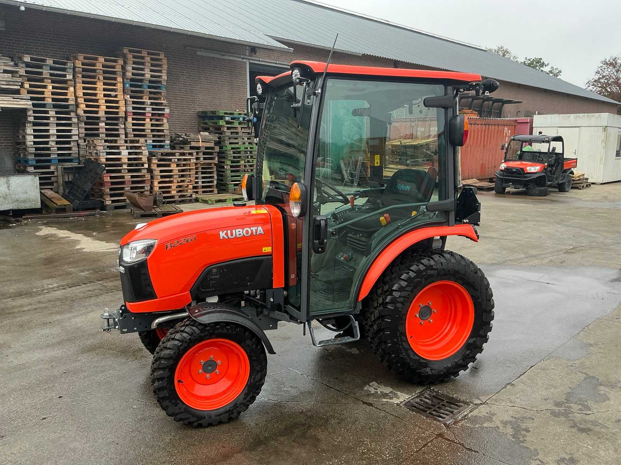 2022 KUBOTA B2261 FOUR WHEEL DRIVE FARM TRACTOR - 장궤형 트랙터 : 사진 1 2022 KUBOTA B2261 FOUR WHEEL DRIVE FARM TRACTOR - 장궤형 트랙터 : 사진 1