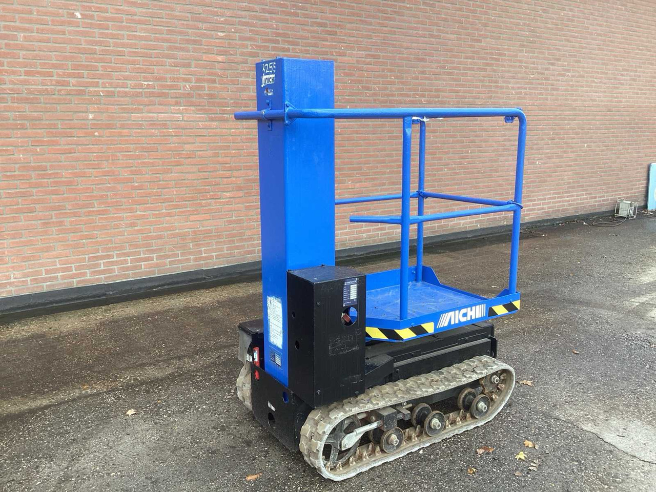 AICHI RM04B - 고가작업 플랫폼 : 사진 3 AICHI RM04B - 고가작업 플랫폼 : 사진 3