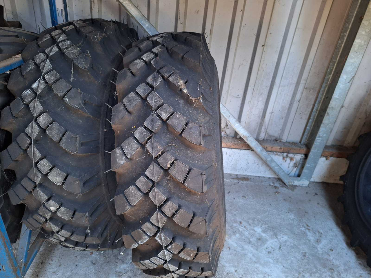 Agricultural tire loader 370-508/1400-20 on rims 8 holes NEW 2x - 휠 및 타이어 장궤형 트랙터 용 : 사진 2 Agricultural tire loader 370-508/1400-20 on rims 8 holes NEW 2x - 휠 및 타이어 장궤형 트랙터 용 : 사진 2