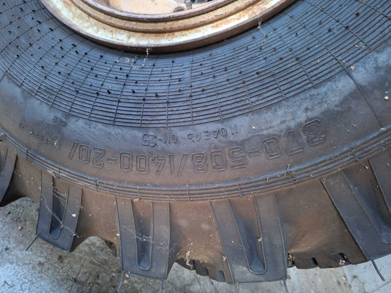 Agricultural tire loader 370-508/1400-20 on rims 8 holes NEW 2x - 휠 및 타이어 장궤형 트랙터 용 : 사진 5 Agricultural tire loader 370-508/1400-20 on rims 8 holes NEW 2x - 휠 및 타이어 장궤형 트랙터 용 : 사진 5