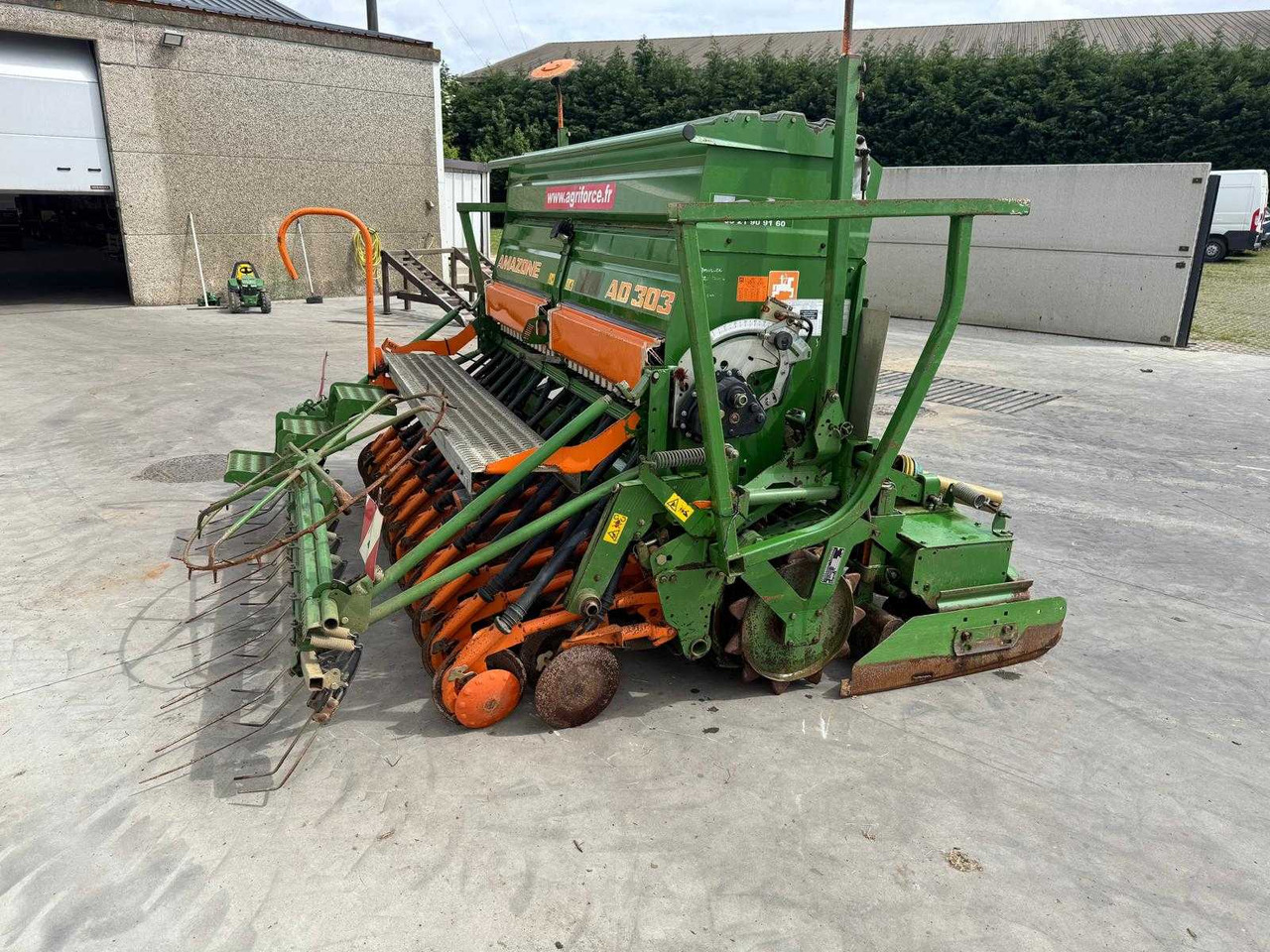 Amazone AD303 + KG303 - 정밀 파종기 : 사진 5 Amazone AD303 + KG303 - 정밀 파종기 : 사진 5