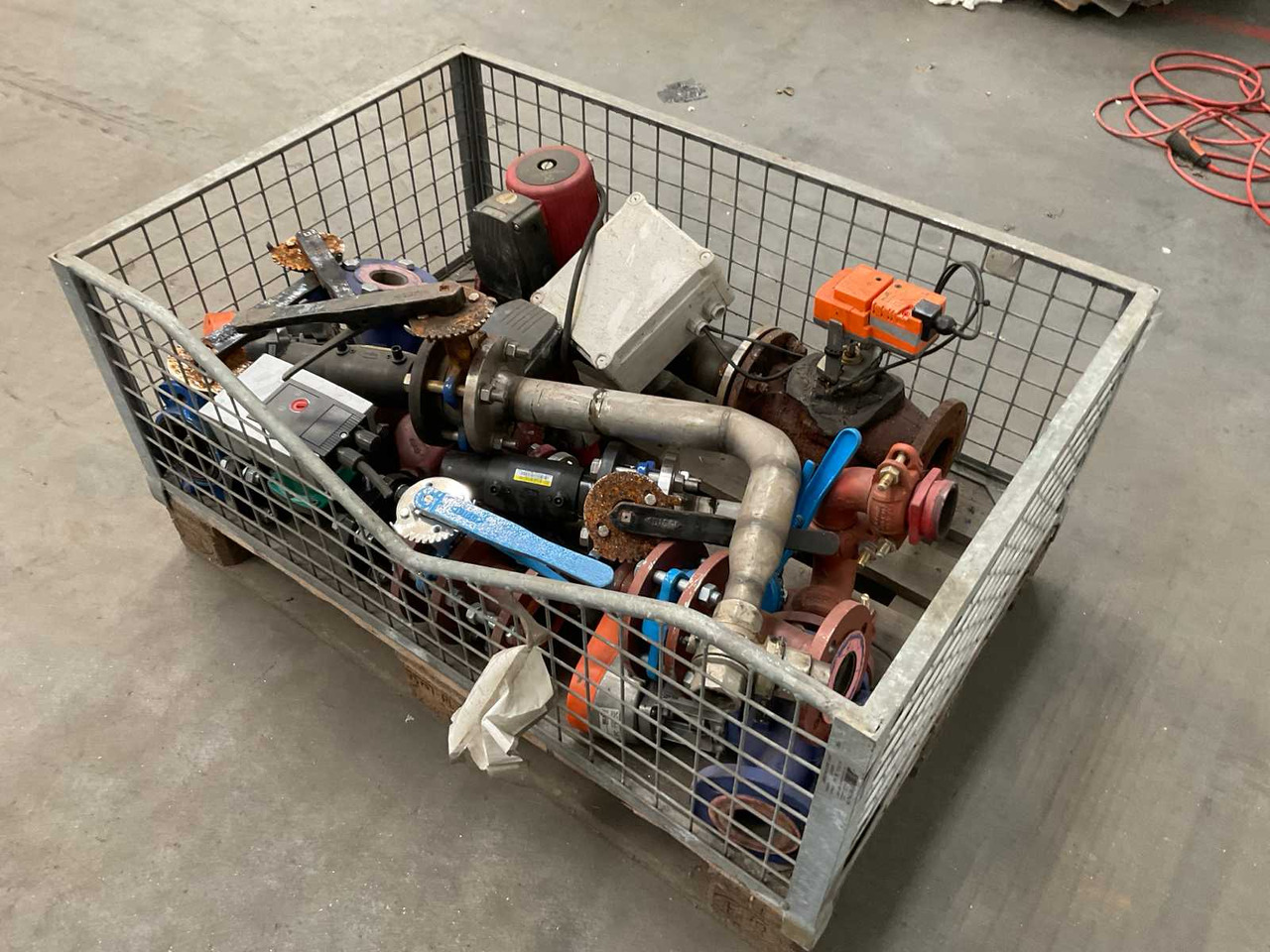 Batch of pumps and valves - 관개 시스템 : 사진 5 Batch of pumps and valves - 관개 시스템 : 사진 5
