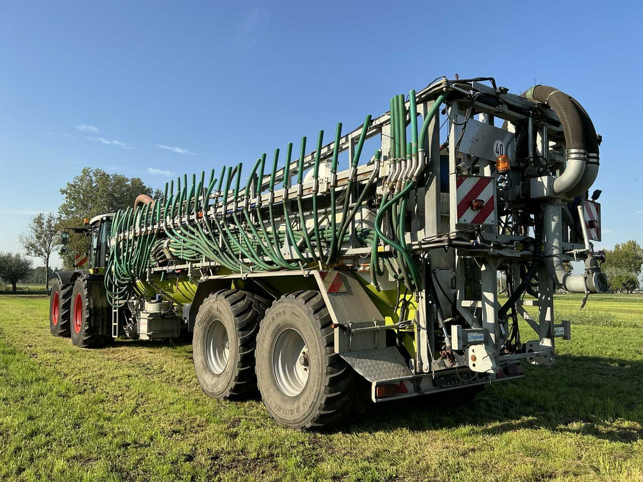 Claas Xerion 3800 Trac VC - PTLX 28 - 퇴비 스프레더 : 사진 4 Claas Xerion 3800 Trac VC - PTLX 28 - 퇴비 스프레더 : 사진 4