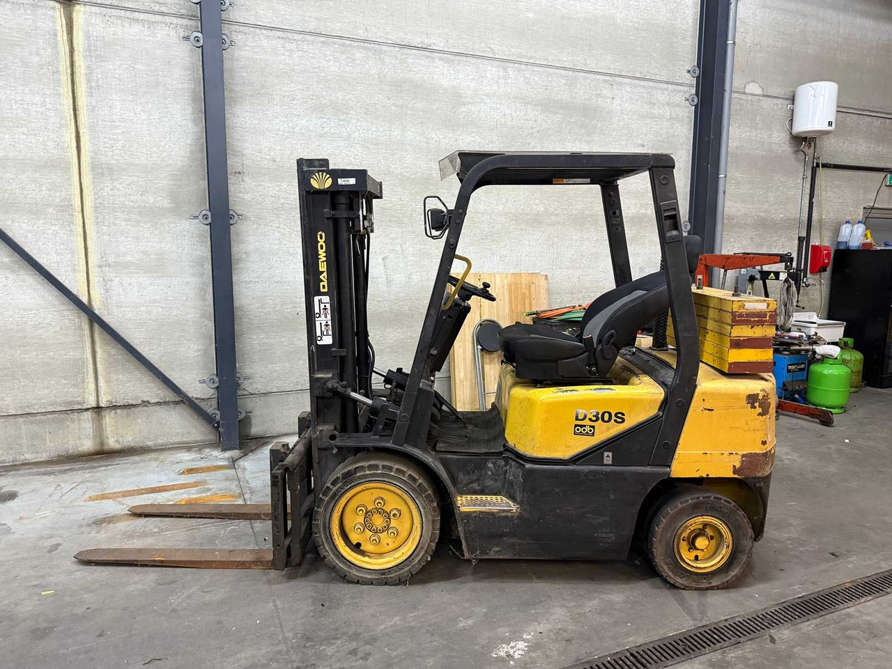 DAEWOO - 2005 - D30S - FORKLIFT - 지게차 : 사진 3 DAEWOO - 2005 - D30S - FORKLIFT - 지게차 : 사진 3