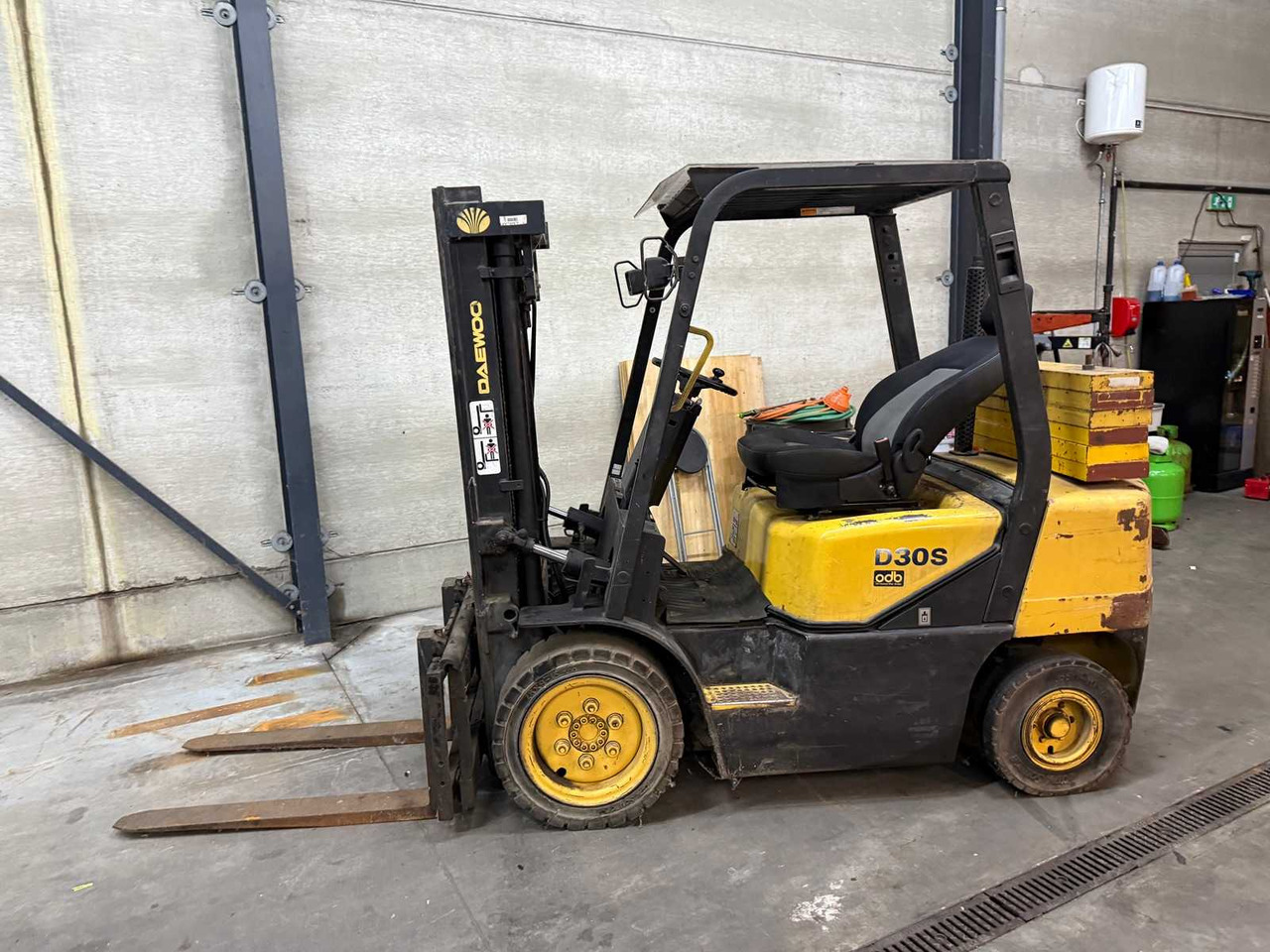 DAEWOO - 2005 - D30S - FORKLIFT - 지게차 : 사진 4 DAEWOO - 2005 - D30S - FORKLIFT - 지게차 : 사진 4