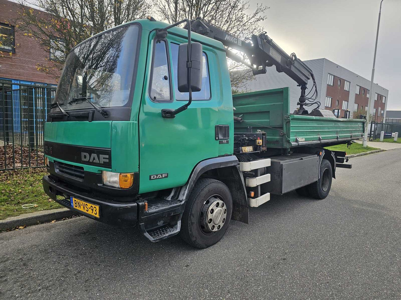 DAF - AE45/150 TI - MET MKG LOADER CRANE WITH ROTARY SQUEEZER AND TIPPER - FIRST OWNER - 131699KM - MOT 8-2026 - 트럭 : 사진 1 DAF - AE45/150 TI - MET MKG LOADER CRANE WITH ROTARY SQUEEZER AND TIPPER - FIRST OWNER - 131699KM - MOT 8-2026 - 트럭 : 사진 1