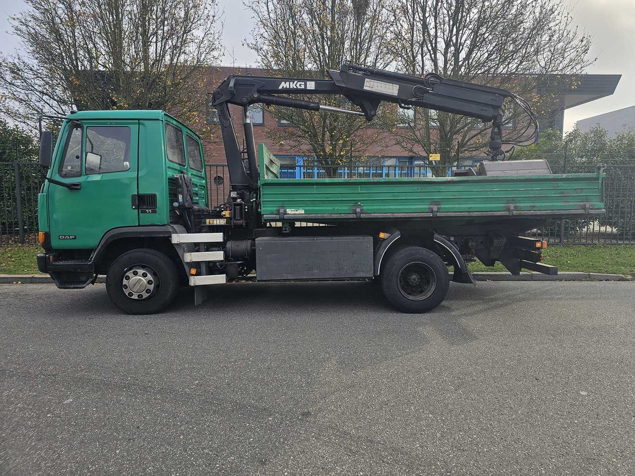 DAF - AE45/150 TI - MET MKG LOADER CRANE WITH ROTARY SQUEEZER AND TIPPER - FIRST OWNER - 131699KM - MOT 8-2026 - 트럭 : 사진 2 DAF - AE45/150 TI - MET MKG LOADER CRANE WITH ROTARY SQUEEZER AND TIPPER - FIRST OWNER - 131699KM - MOT 8-2026 - 트럭 : 사진 2