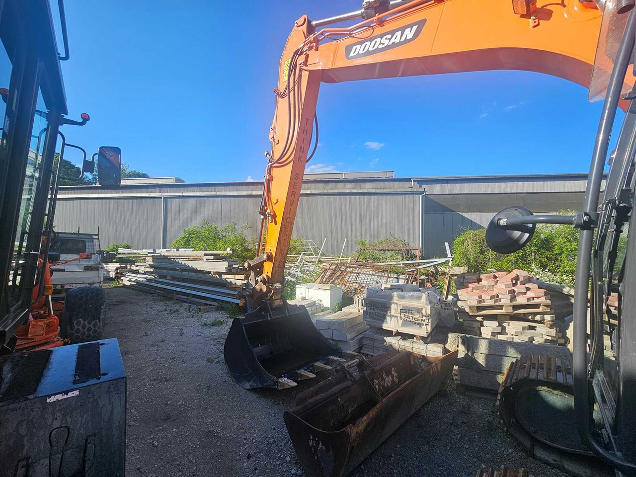 DOOSAN DX140LCR-7 - 크롤러 굴삭기 : 사진 5 DOOSAN DX140LCR-7 - 크롤러 굴삭기 : 사진 5