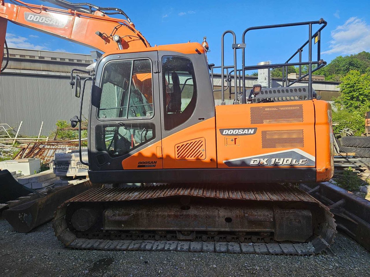 DOOSAN DX140LCR-7 - 크롤러 굴삭기 : 사진 3 DOOSAN DX140LCR-7 - 크롤러 굴삭기 : 사진 3