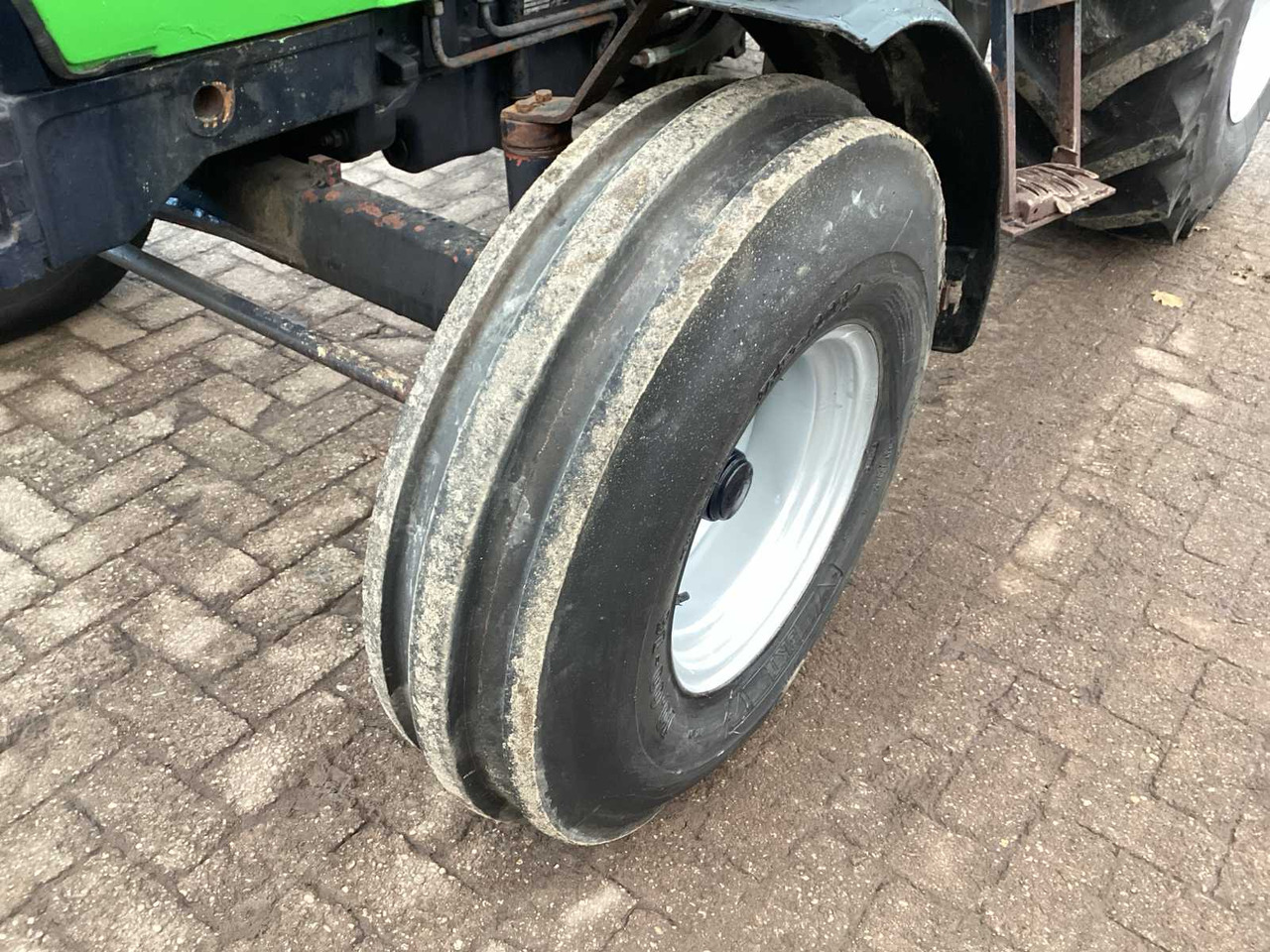 장궤형 트랙터 Deutz DX3.50 : 사진 22