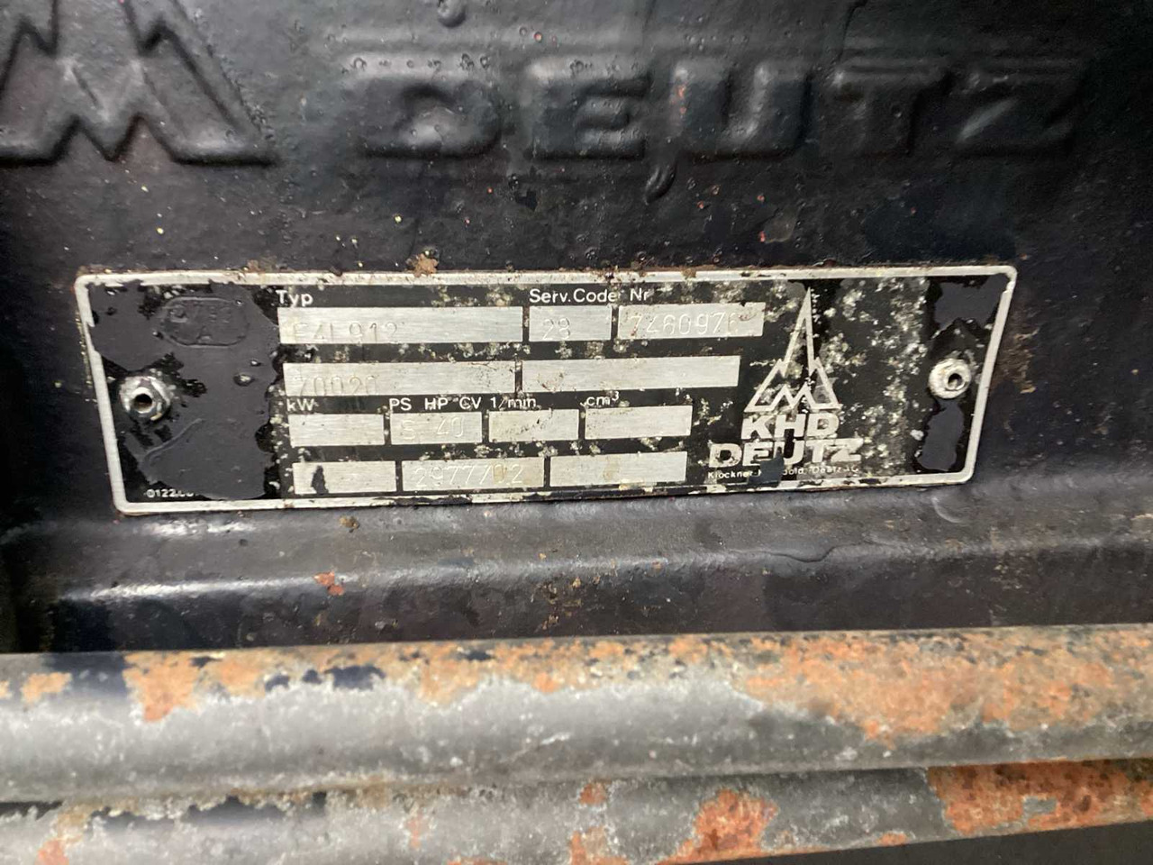 장궤형 트랙터 Deutz DX3.50 : 사진 16