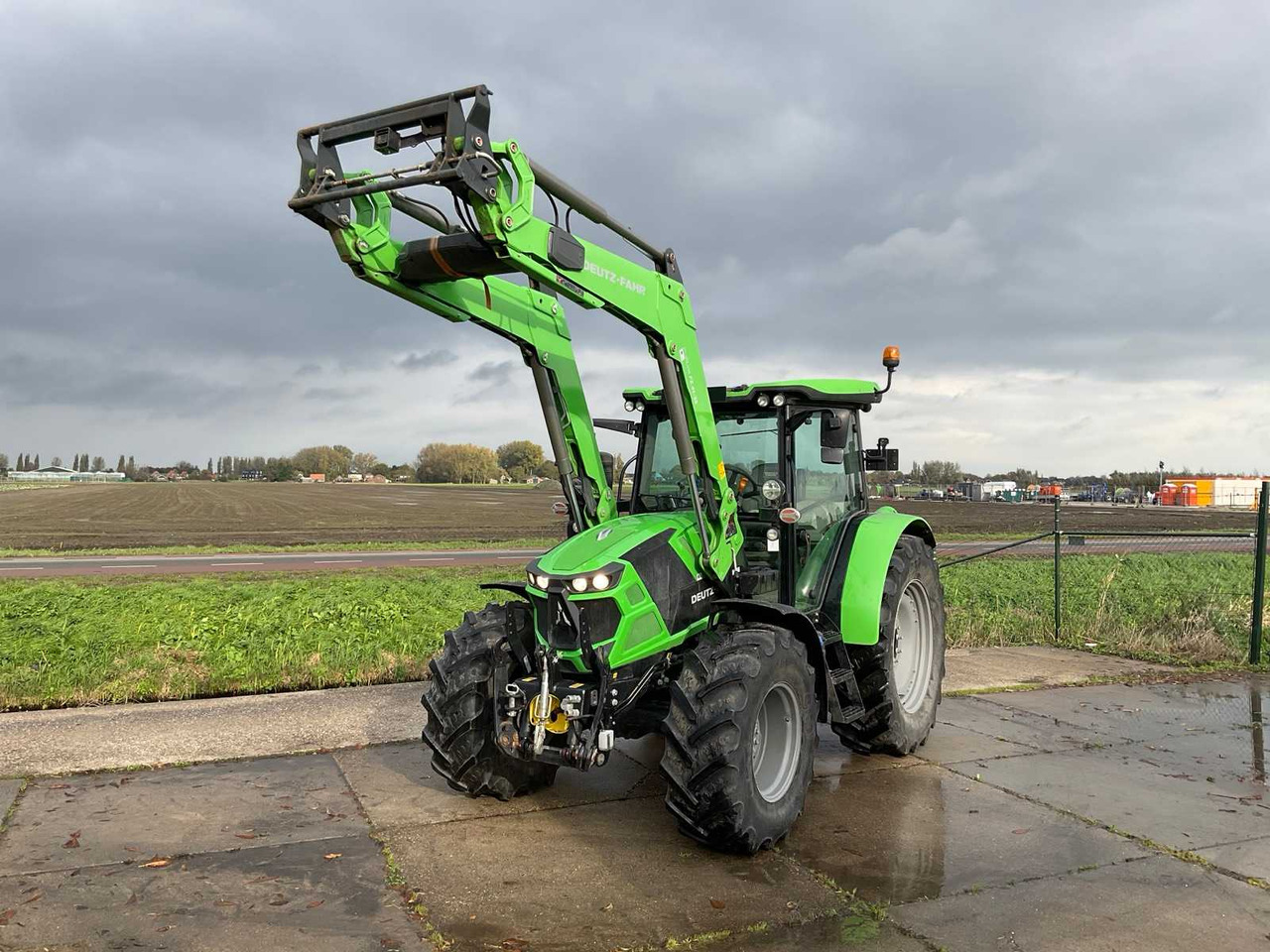 Deutz-Fahr 6135C RV Shift - 장궤형 트랙터 : 사진 2 Deutz-Fahr 6135C RV Shift - 장궤형 트랙터 : 사진 2