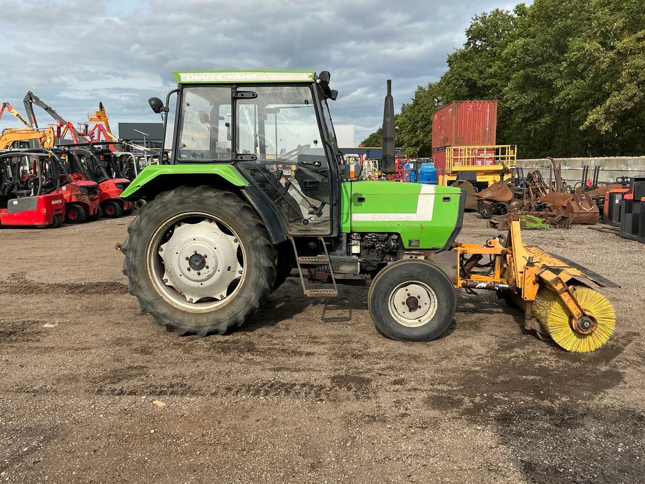 장궤형 트랙터 Deutz-Fahr DX3.30 : 사진 6 장궤형 트랙터 Deutz-Fahr DX3.30 : 사진 6