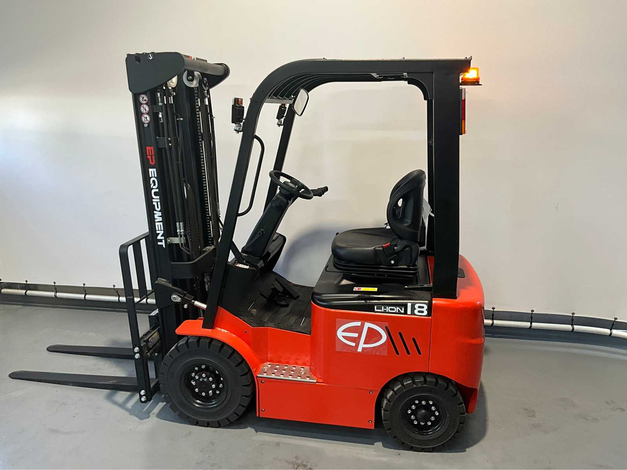 EP - EFL 181 - 4.8 METER TRIPLEX, LI-ION, FREE-LIFT, SIDE-SHIFT - FORKLIFT - 지게차 : 사진 3 EP - EFL 181 - 4.8 METER TRIPLEX, LI-ION, FREE-LIFT, SIDE-SHIFT - FORKLIFT - 지게차 : 사진 3
