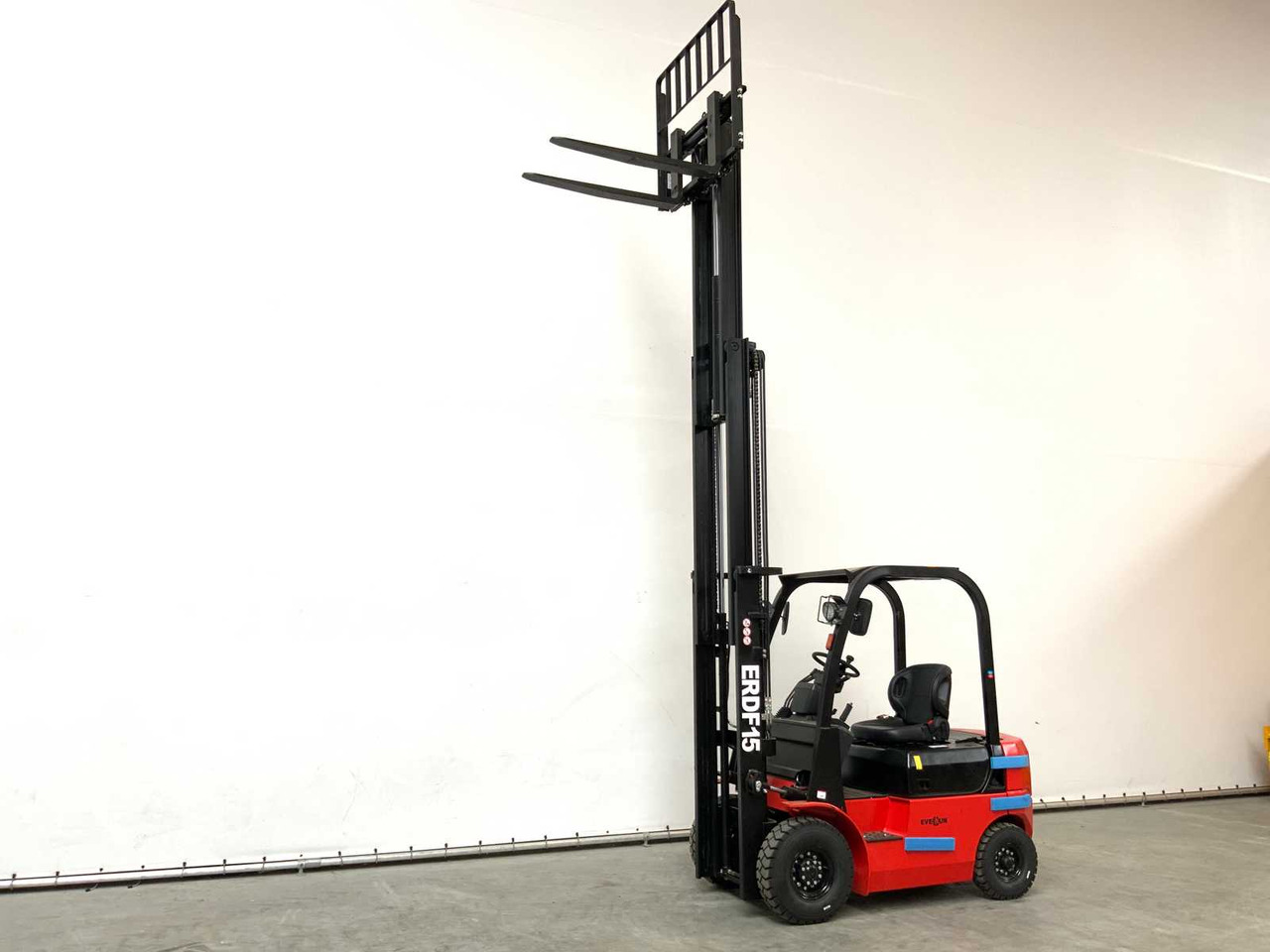 EVERUN - 2024 - ERDF15 - FORKLIFT 1.5T DIESEL - 지게차 : 사진 4 EVERUN - 2024 - ERDF15 - FORKLIFT 1.5T DIESEL - 지게차 : 사진 4
