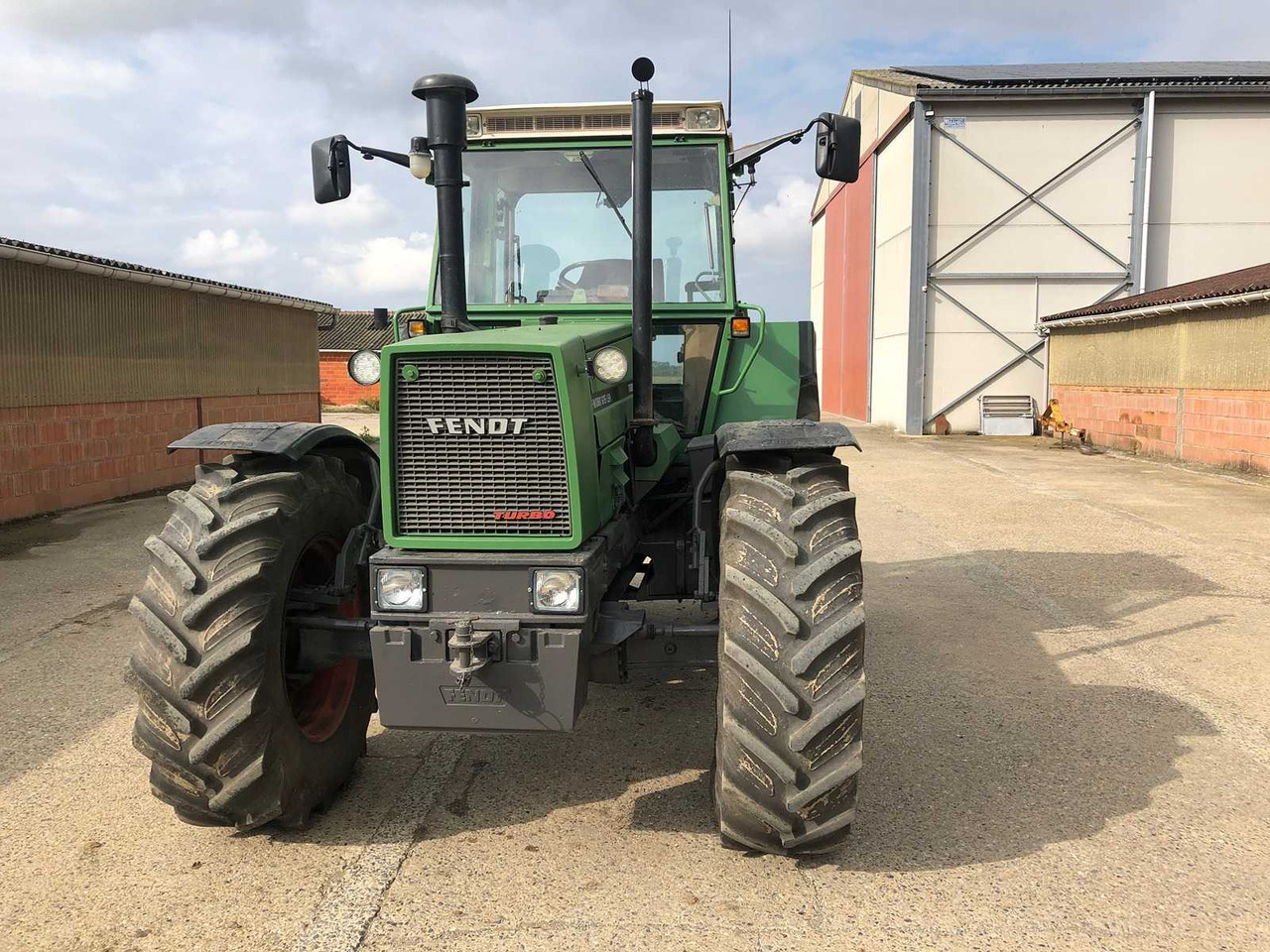 FENDT - FAVORIT 615 LSA TURBOMATIK E - 4WD AGRICULTURAL TRACTOR - 1985 - 장궤형 트랙터 : 사진 4 FENDT - FAVORIT 615 LSA TURBOMATIK E - 4WD AGRICULTURAL TRACTOR - 1985 - 장궤형 트랙터 : 사진 4