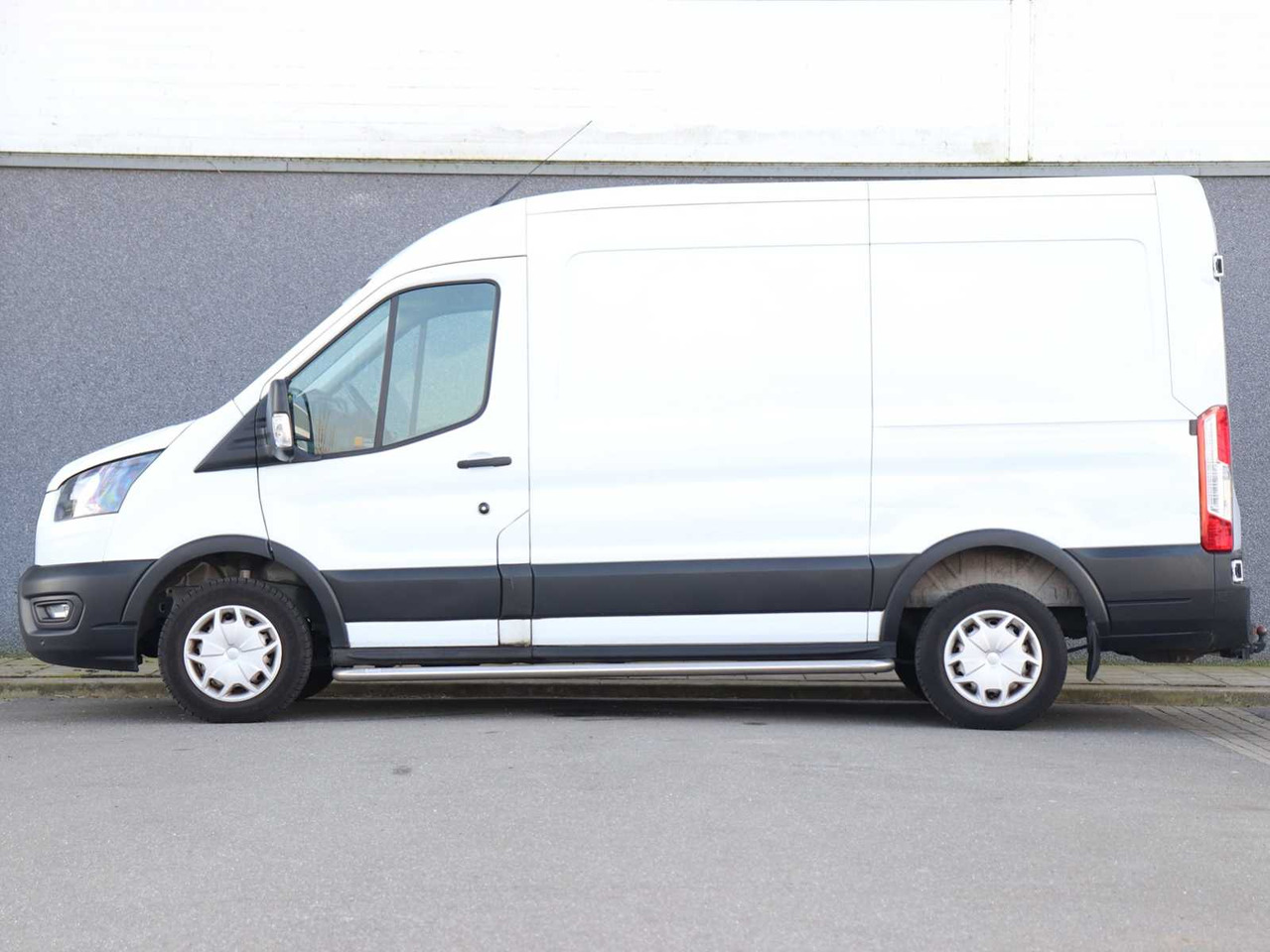 FORD TRANSIT 290 2.0 TDCI L2H2 TREND VAN | VRF-27-T - 밴 : 사진 4 FORD TRANSIT 290 2.0 TDCI L2H2 TREND VAN | VRF-27-T - 밴 : 사진 4