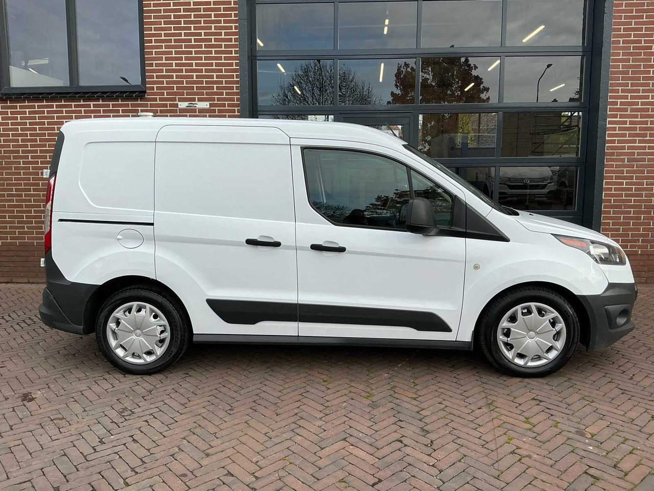 FORD TRANSIT CONNECT 1.5 TDCI L1 ECONOMY VAN - 밴 : 사진 3 FORD TRANSIT CONNECT 1.5 TDCI L1 ECONOMY VAN - 밴 : 사진 3