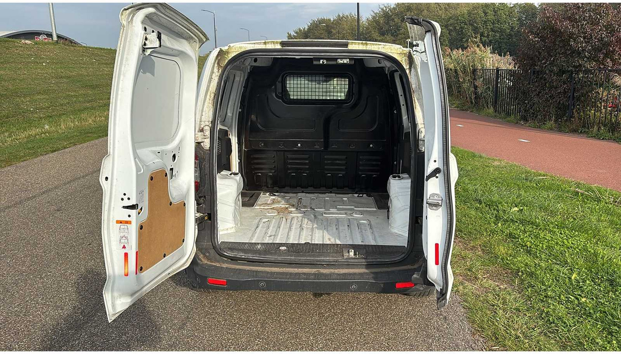 FORD TRANSIT COURIER 1.5 TDCI TREND | V-252-PJ I - 밴 : 사진 5 FORD TRANSIT COURIER 1.5 TDCI TREND | V-252-PJ I - 밴 : 사진 5